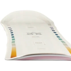 Arbor Mantra Women's Camber Snowboard 6 Arbor Mantra Women's Camber Snowboard -Sports Equipment 02 ARBOR MANTRA CAMBER 2024 STUDIOcopy