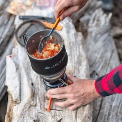 Jetboil MiniMo Compact Hiking Stove -Sports Equipment 1090953 insitu01