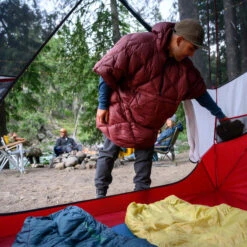 Thermarest Honcho Poncho Down Hooded Camping Blanket -Sports Equipment 2022 cascade summer carcamp washington rinckenberger 1952