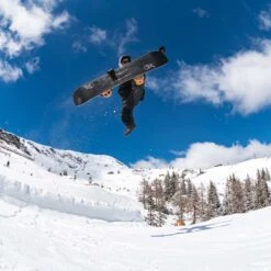 Bataleon Disaster+ Hybrid 3BT Camber Snowboard 22 Bataleon Disaster+ Hybrid 3BT Camber Snowboard -Sports Equipment 2324 Bataleon Board DisasterPlus 03copy