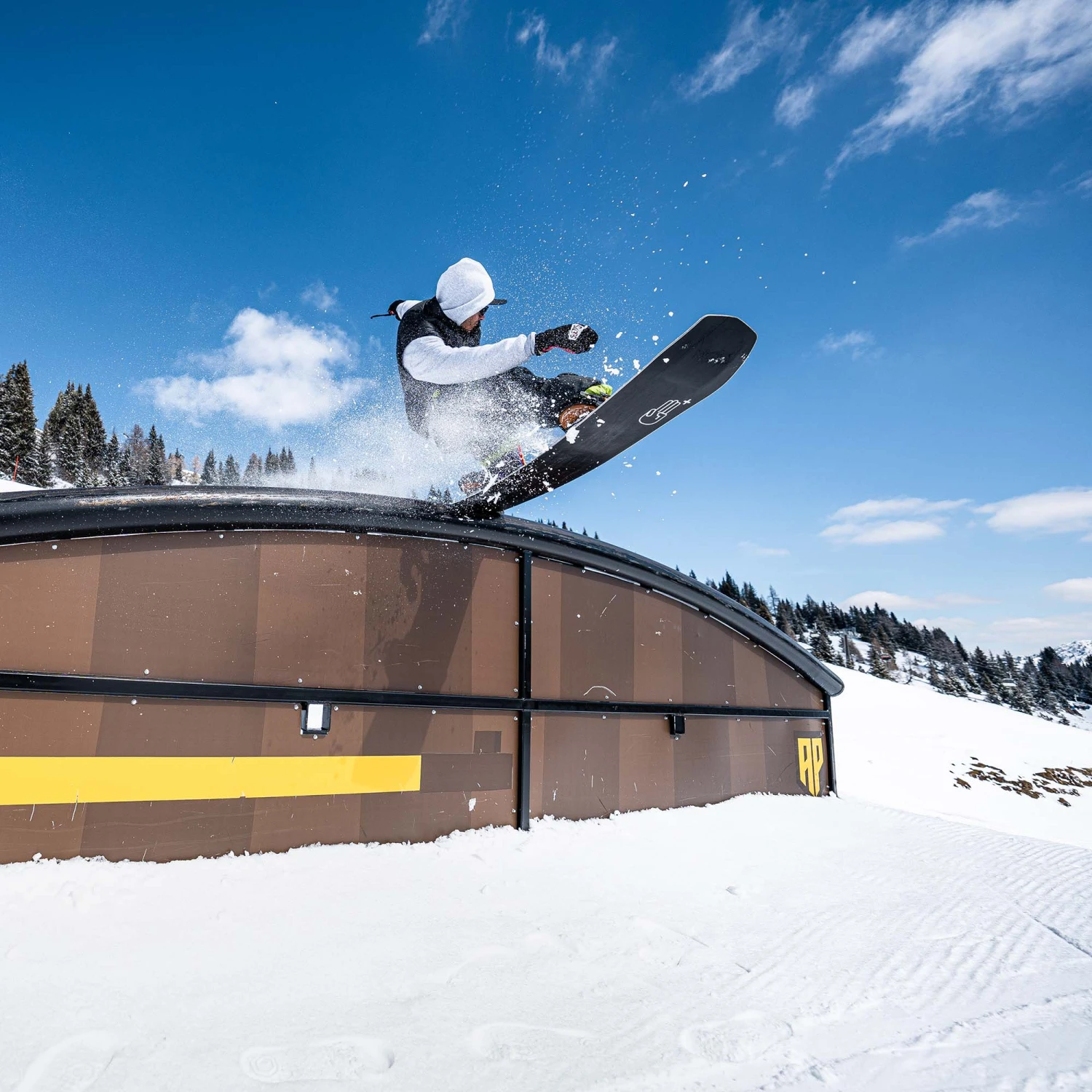 Bataleon Disaster+ Hybrid 3BT Camber Snowboard 8 Bataleon Disaster+ Hybrid 3BT Camber Snowboard - Image 8