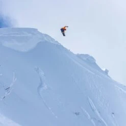 Bataleon Thunder Storm Hybrid 3BT Camber Snowboard 29 Bataleon Thunder Storm Hybrid 3BT Camber Snowboard -Sports Equipment 2324 Bataleon Board ThunderStorm 06copy