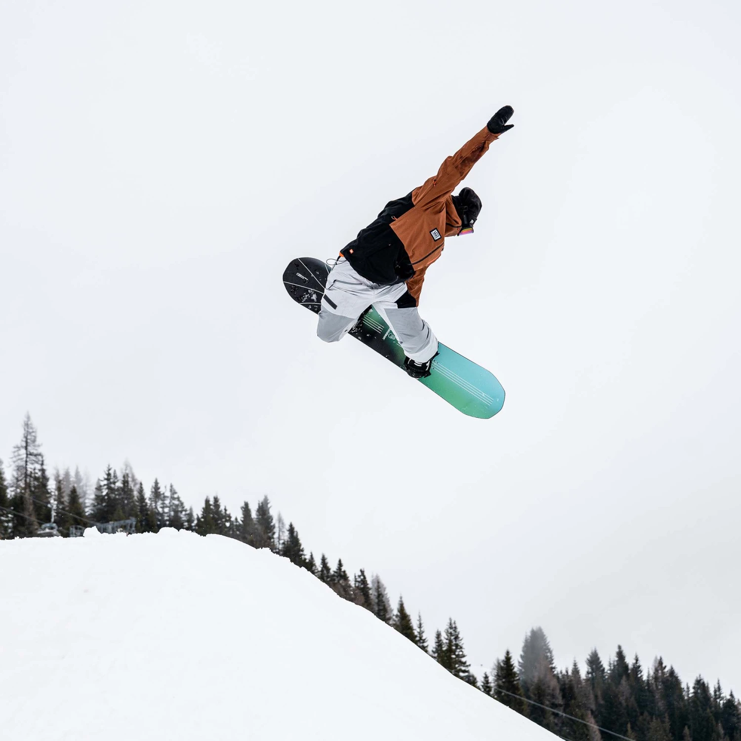 Bataleon Thunder Storm Hybrid 3BT Camber Snowboard 11 Bataleon Thunder Storm Hybrid 3BT Camber Snowboard - Image 11