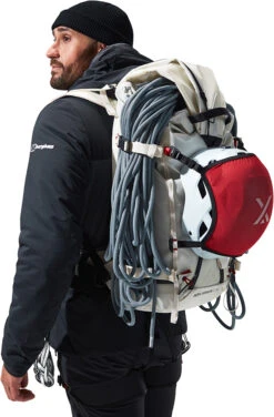 Berghaus MTN Seeker MW Synthetic Hoody Jacket 21 Berghaus MTN Seeker MW Synthetic Hoody Jacket -Sports Equipment 4 A001228CX3 X7