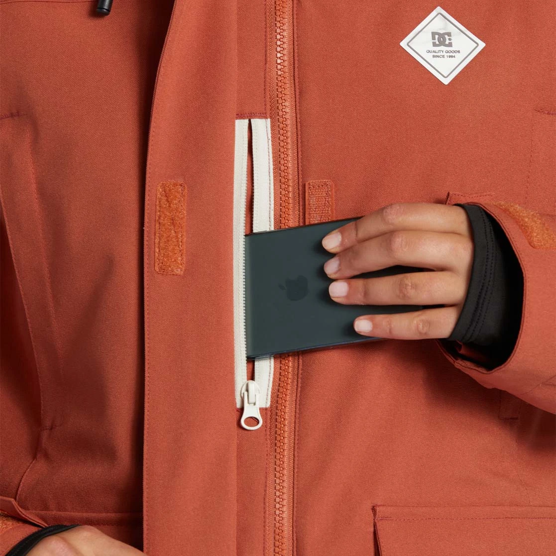 DC Phoenix Women's Ski/Snowboard Parka 8 DC Phoenix Women's Ski/Snowboard Parka - Image 8