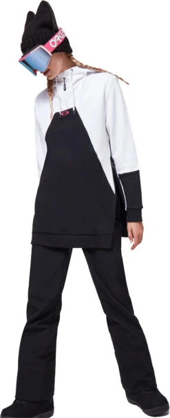 Oakley Women's Softshell Snowboard/Ski Pants -Sports Equipment 8056153156172 womens softshell pant blackout alternate d07