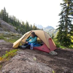 MSR FreeLite 2 V3 Ultralight Backpacking Tent 33 MSR FreeLite 2 V3 Ultralight Backpacking Tent -Sports Equipment 933e9274 9719 4d11 bf88 6f994d5c362d 2022 msr freelite cascades rinckenberger 8199copy2copy