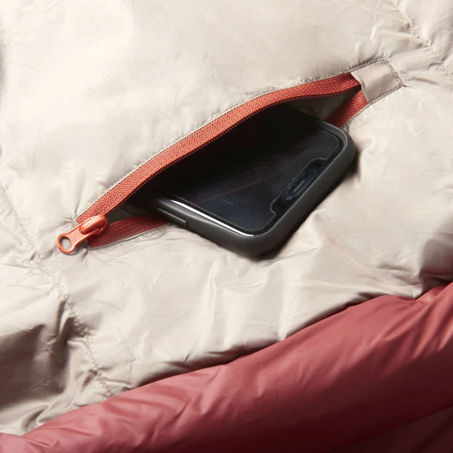 Kelty Cosmic Down 0° Lightweight 4-Season Sleeping Bag 4 Kelty Cosmic Down 0° Lightweight 4-Season Sleeping Bag - Image 4