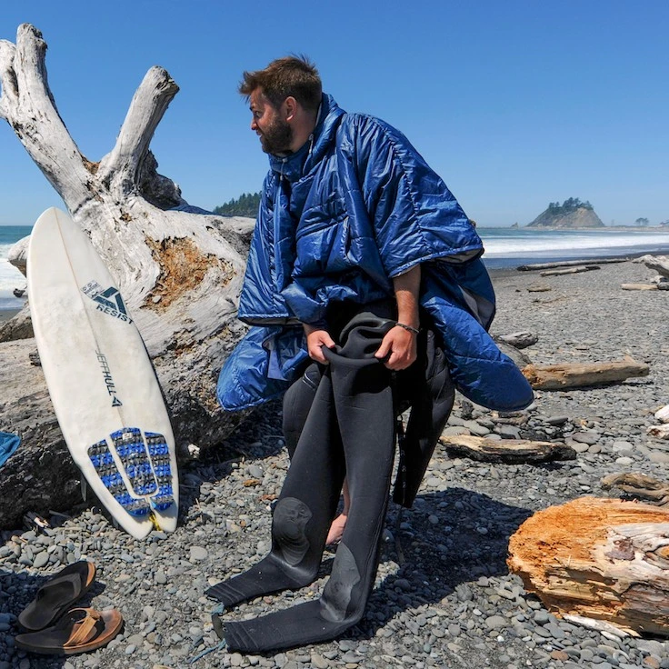 Thermarest Honcho Poncho Hooded Thermal Camping Blanket 12 Thermarest Honcho Poncho Hooded Thermal Camping Blanket - Image 12