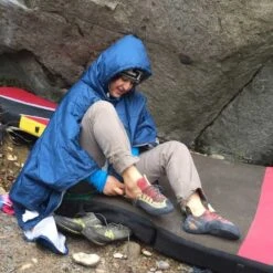 Thermarest Honcho Poncho Hooded Thermal Camping Blanket 38 Thermarest Honcho Poncho Hooded Thermal Camping Blanket -Sports Equipment gg2132